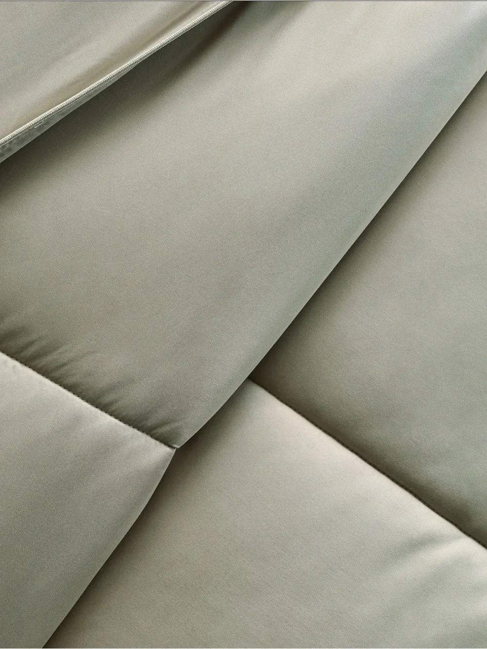 Quince NWOT Bamboo Comforter in Sage Queen Size 884